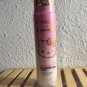 Créme Hello Kitty Pure Cure Strawberry Milk Toner